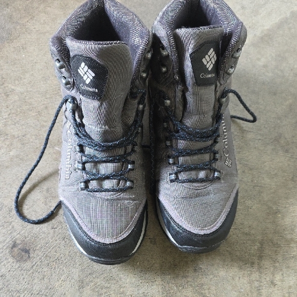 Columbia Charcoal Outdoor Boots - Picture 1 of 3